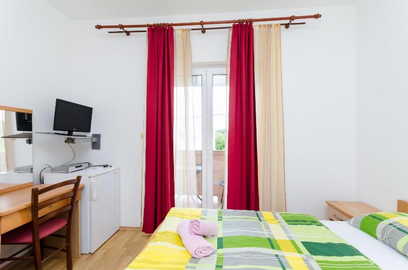 Double Room image 3