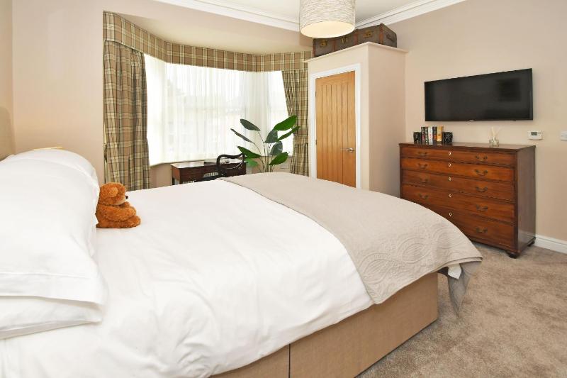 Deluxe Double Room image 2