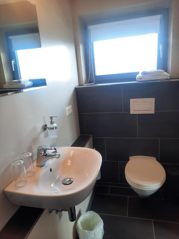 Apartment with Mountain View image 2