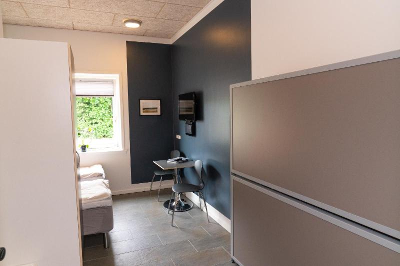 Family Room image 1