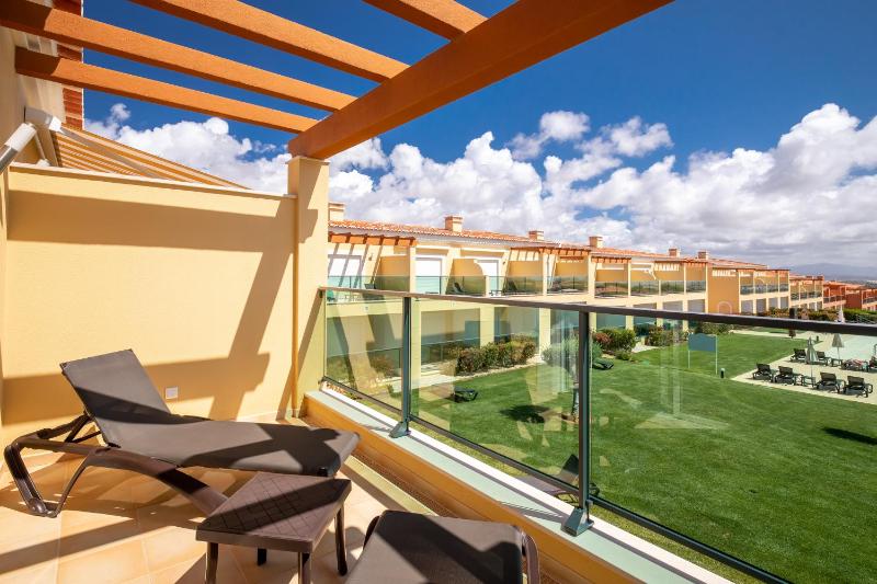 Two-Bedroom Premium Townhouse (Free Spa Included) image 3