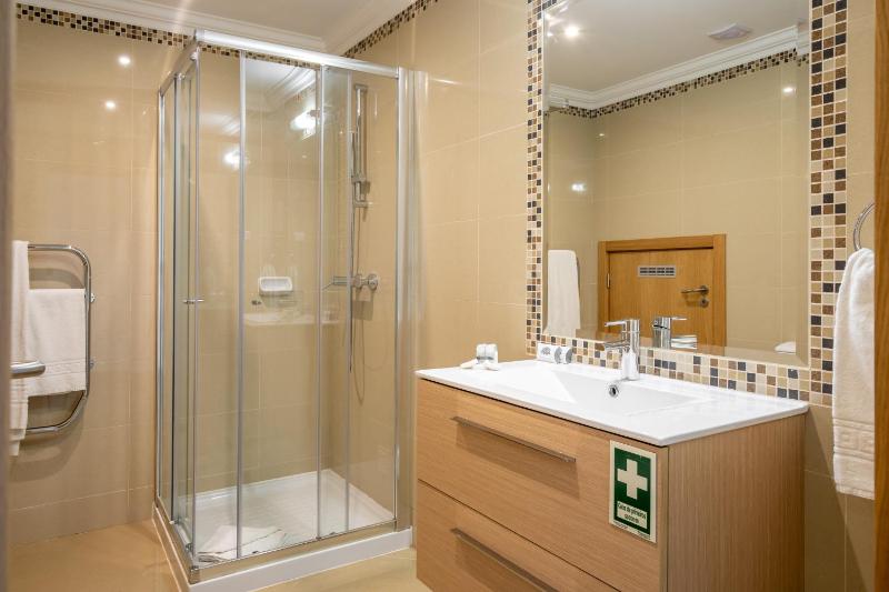 Two-Bedroom Standard Townhouse with Unlimited Golf Package image 3