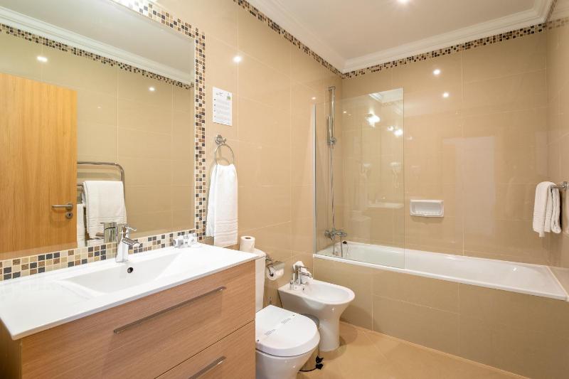 Two-Bedroom Standard Townhouse with Unlimited Golf Package image 2