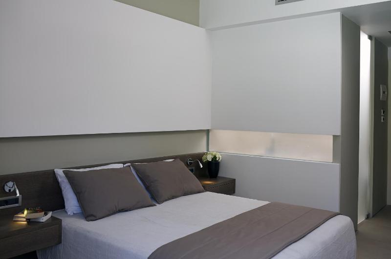 Superior Double Room with City View image 1