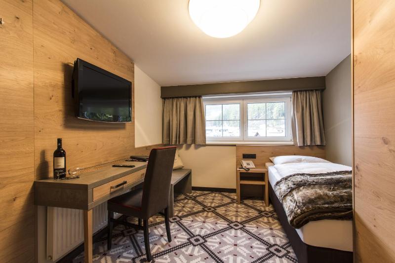 Single Room image 2