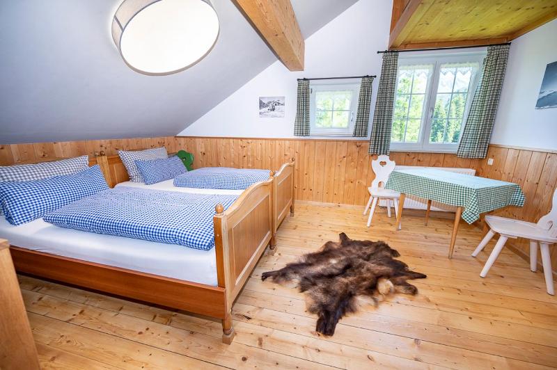 Quadruple Room with Private Bathroom image 3