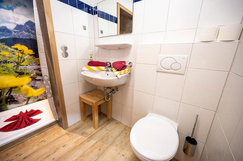 Double Room with Private Bathroom image 4
