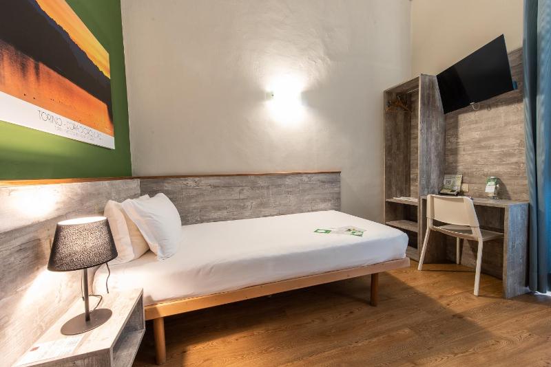 Single Room image 4