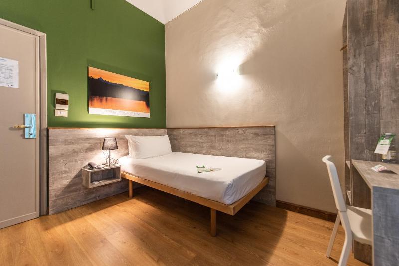 Single Room image 1