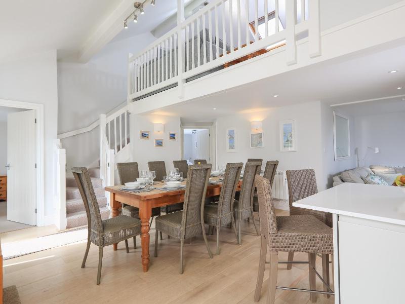 Keepers Lodge Hillfield Village - image 24