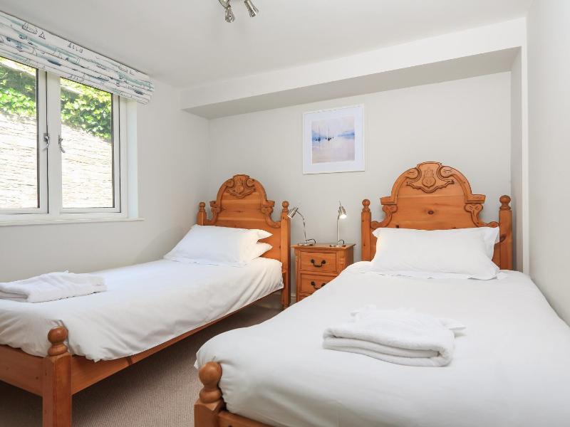 Keepers Lodge Hillfield Village - image 21