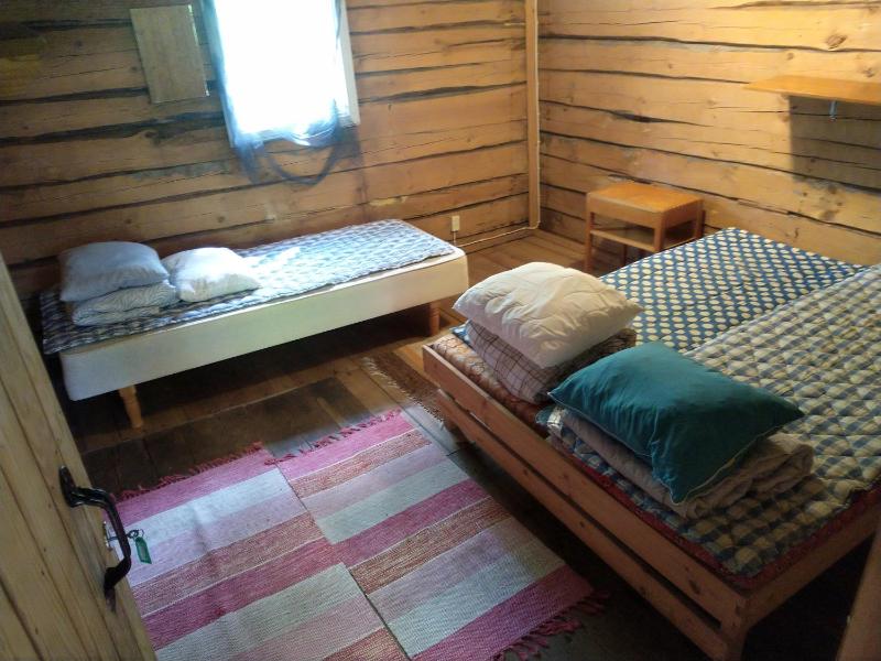 Economy Twin Room image 2