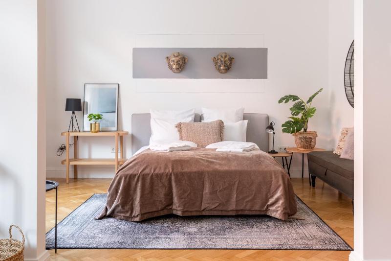 One-Bedroom Apartment image 2