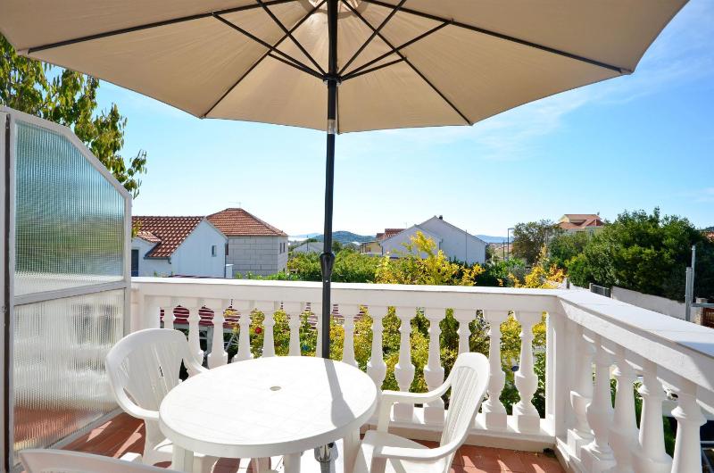 One-Bedroom Apartment image 1