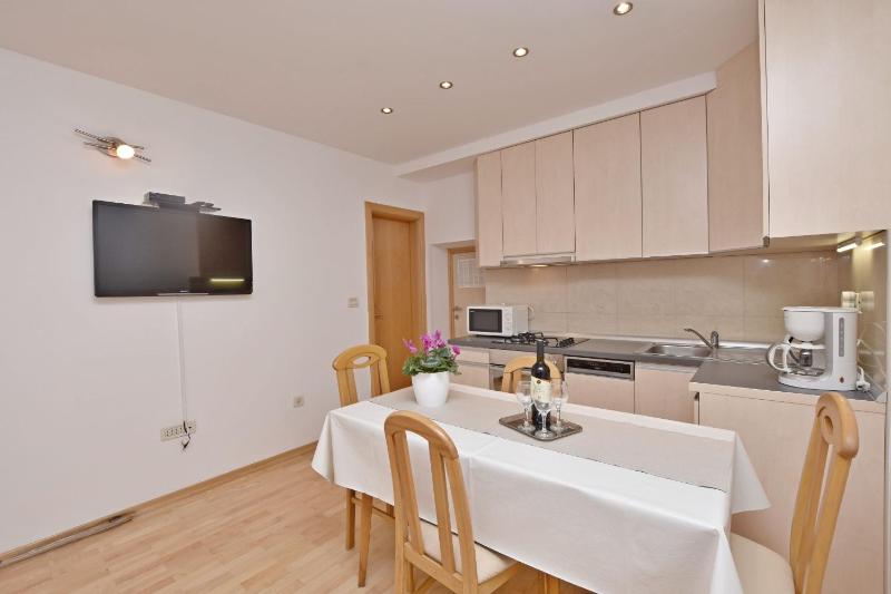 Apartment Mate - image 16