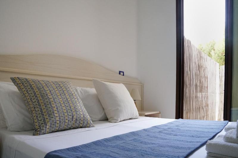 Quadruple Room with Balcony image 4