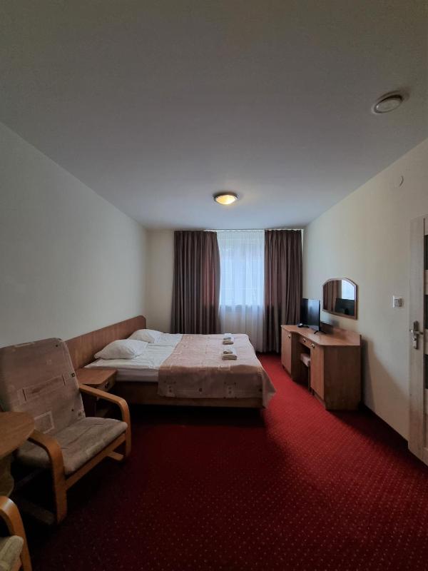 Double Room image 3