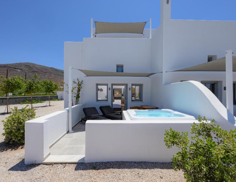 Anemi Vine Villas - image 8