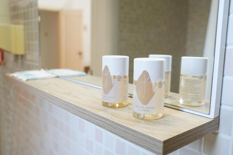 Triple Room with Balcony image 3