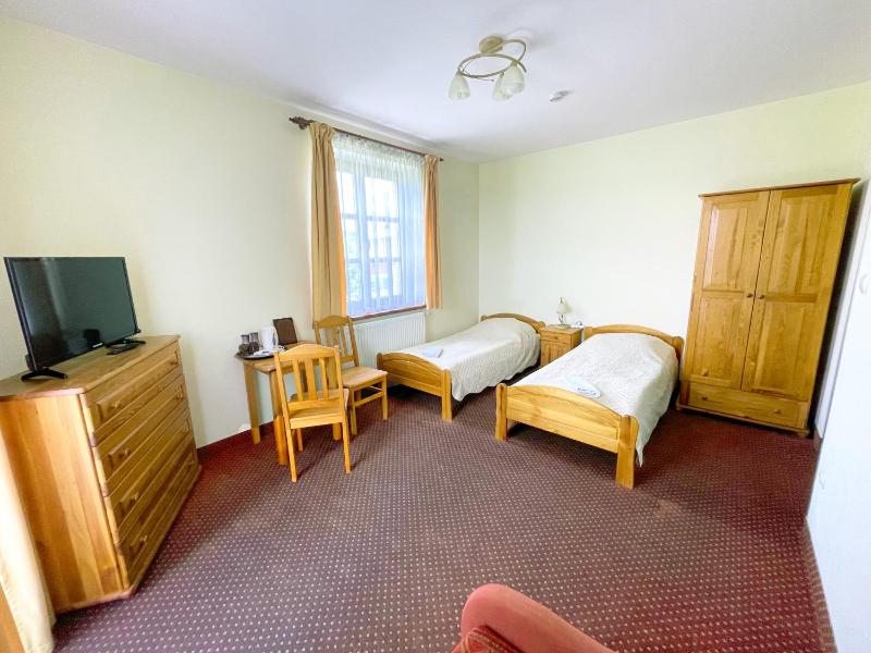 Double or Twin Room image 3