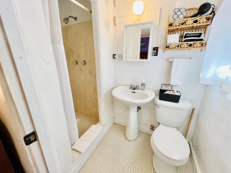 Family Room with Private Bathroom image 2