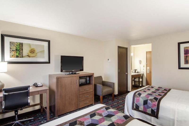 Double Room with Two Double Beds - Non-Smoking image 4