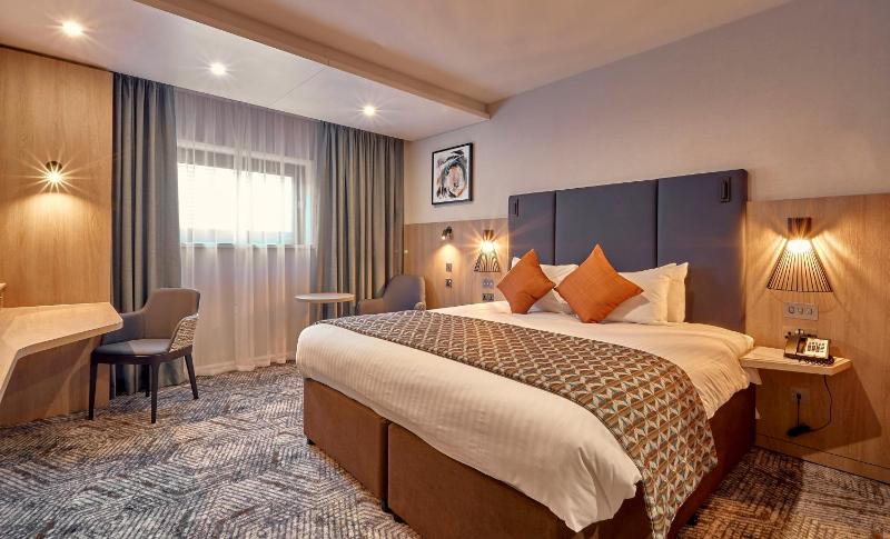 Standard Room image 4