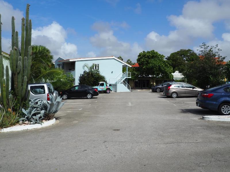 Kas di BaMi A-186 op Seru Coral Resort - Ruim appartement met groot zwembad en tropische tuin - image 38