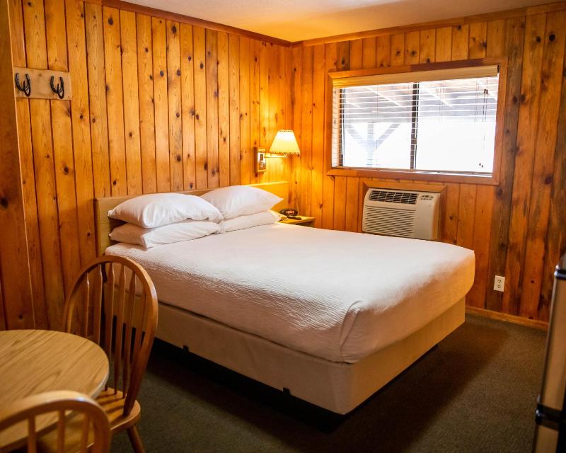 Red Stone Inn - image 9