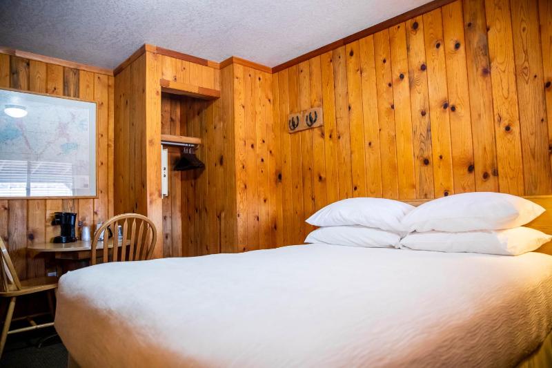 Red Stone Inn - image 16