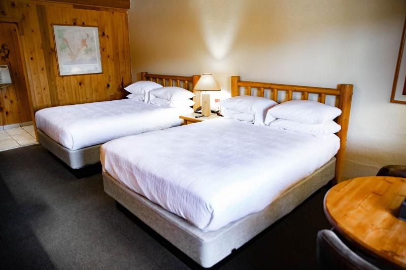 Queen Room with Two Queen Beds image 1