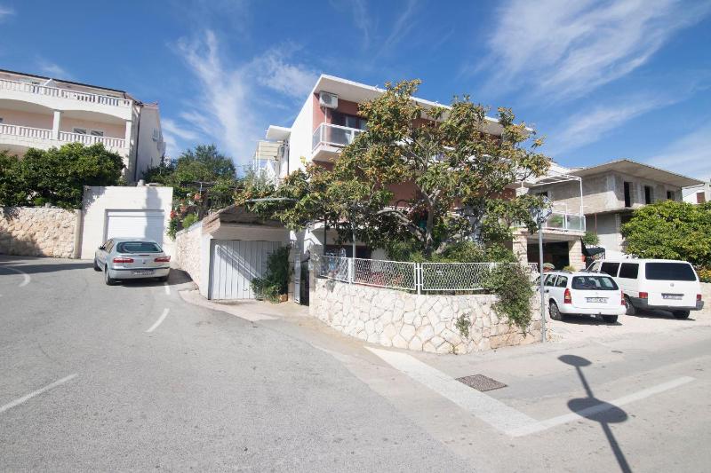 Apartments and Rooms Nikol - image 9