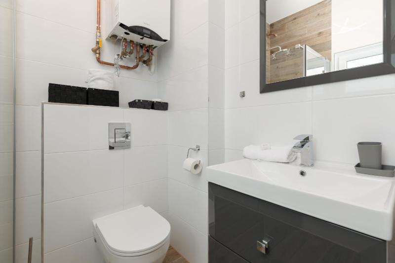 Lake House Sosnowy Las Mielno by Noclegi Renters - image 5