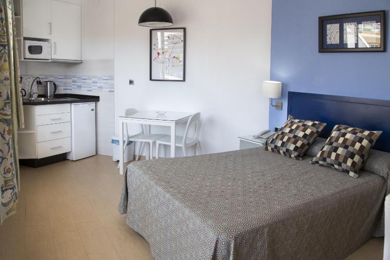 Studio Standard (Double Bed) image 2