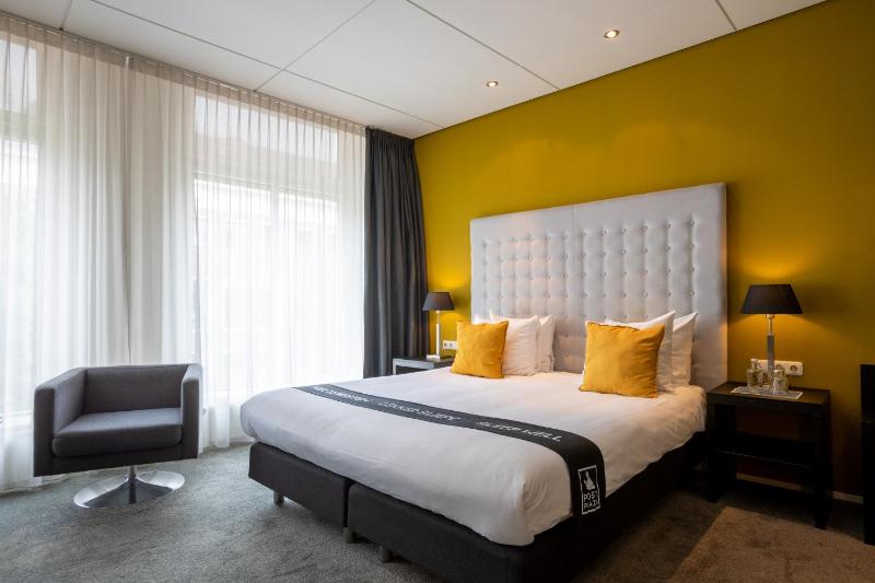 Deluxe Double Room image 2