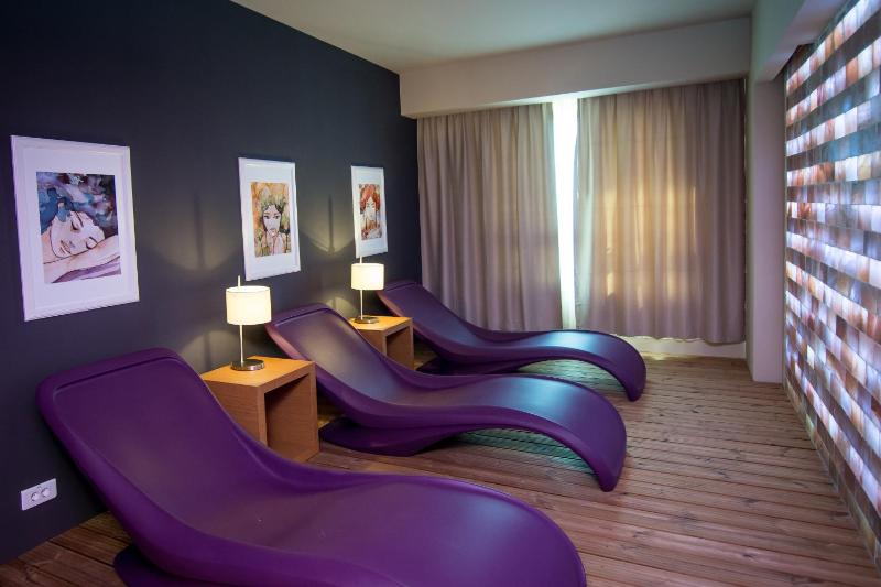Ramada by Wyndham Oradea - image 24
