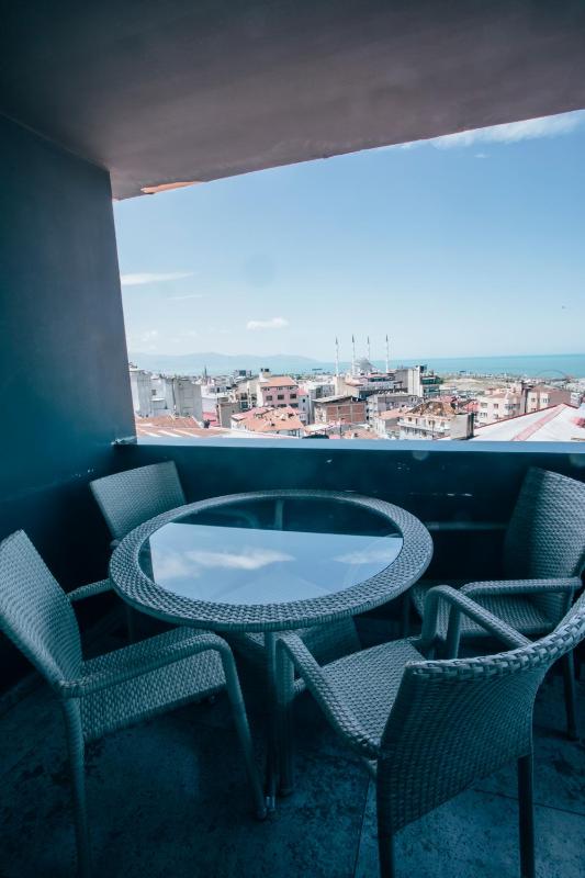 Large Two-Bedroom Suite with Balcony and Sea View image 4