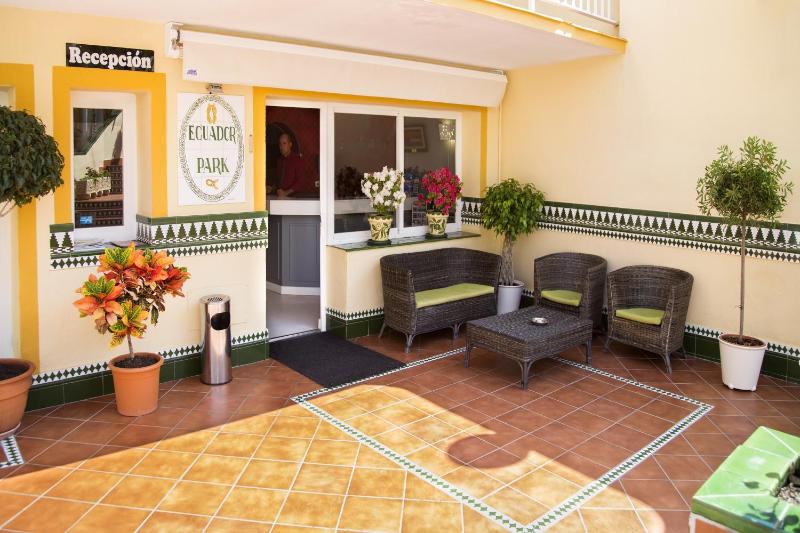 Apartamentos Ecuador Park - image 19