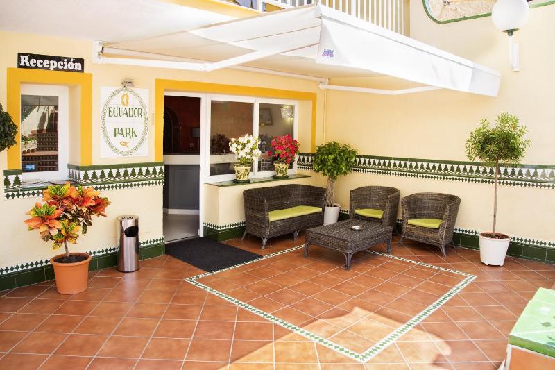 Apartamentos Ecuador Park - image 8