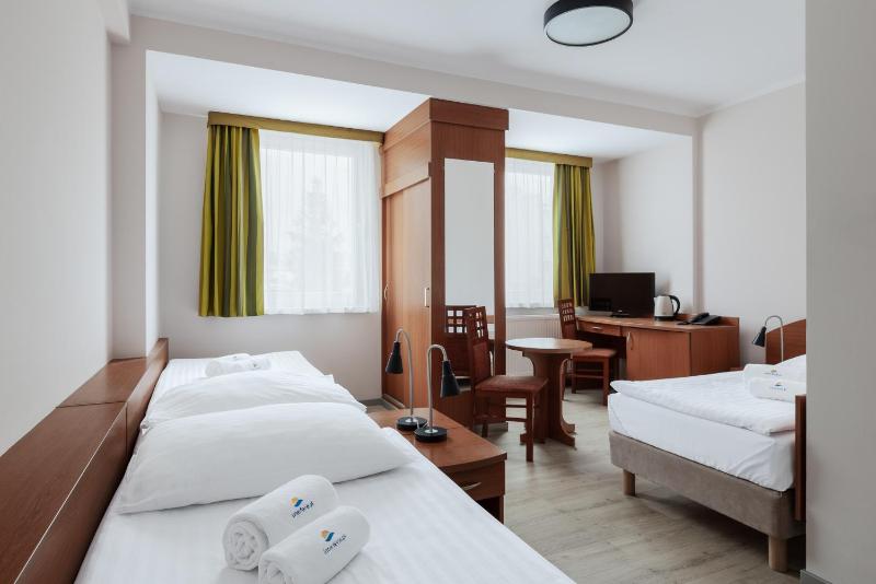 Standard Triple Room image 1