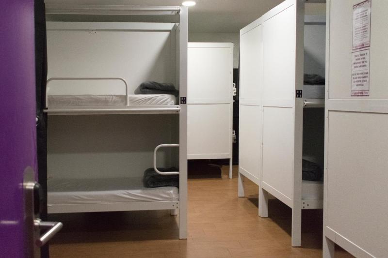 Bed in 8-Bed Mixed Dormitory Room image 4