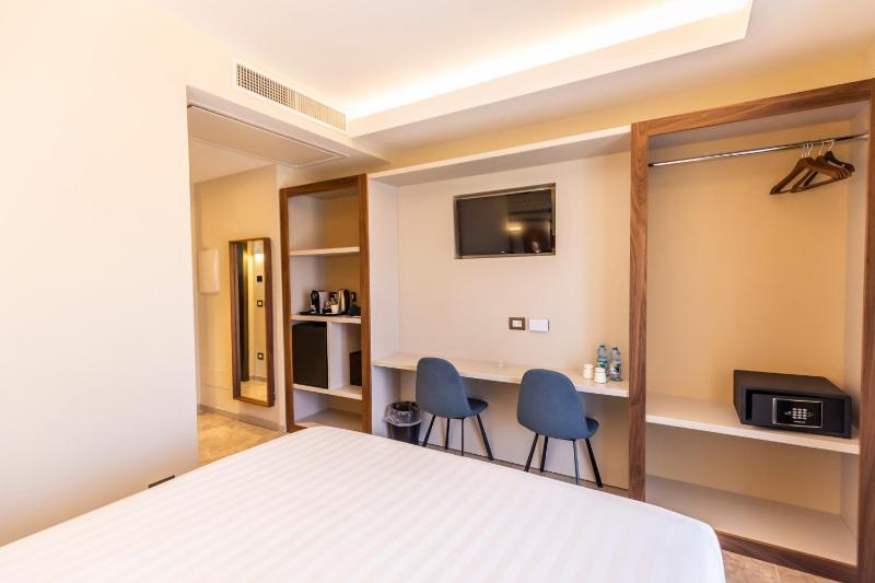SOLMARIS TROPEA City Center - Rooms & Suites - Private Parking - image 18