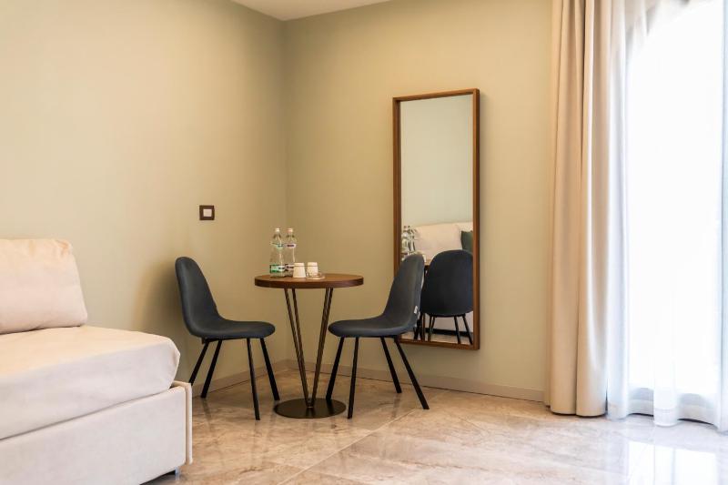 SOLMARIS TROPEA City Center - Rooms & Suites - Private Parking - image 39