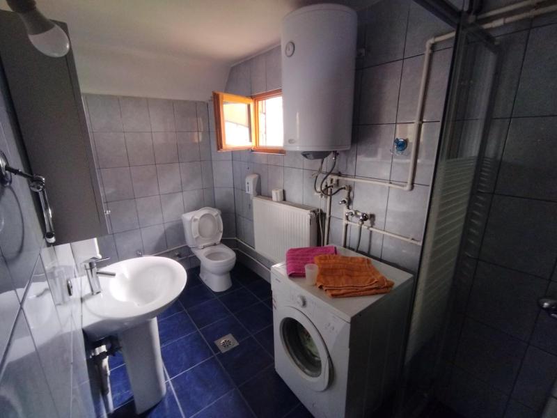 One-Bedroom Apartment image 3