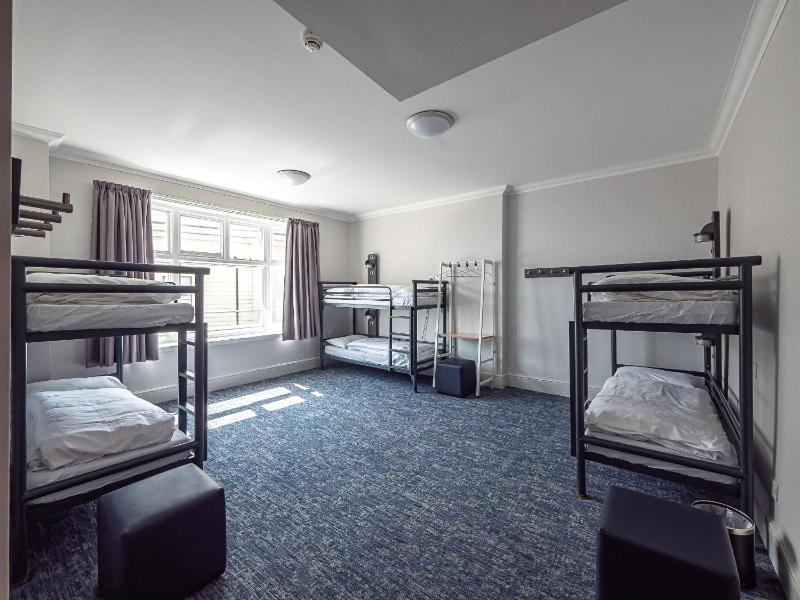 Bed in 6-Bed Mixed Dormitory Room image 3