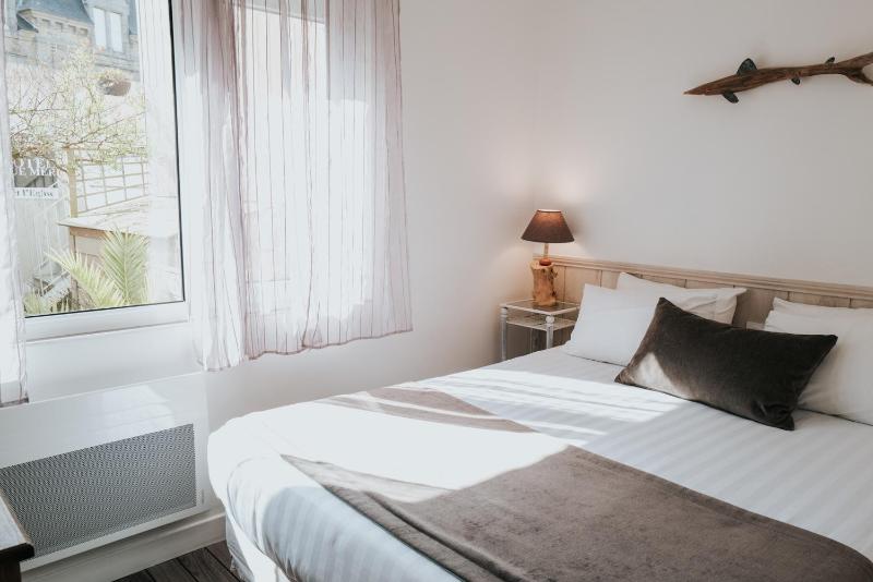 Standard Single Room - City View - 