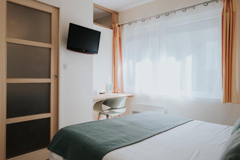 Standard Double Room - City view - 