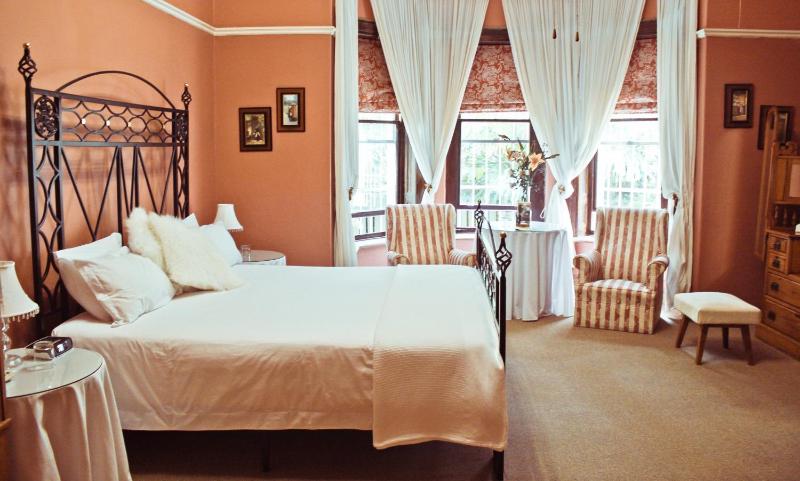 Double Room image 4