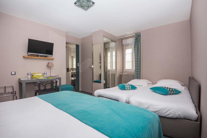 Quadruple Room image 1