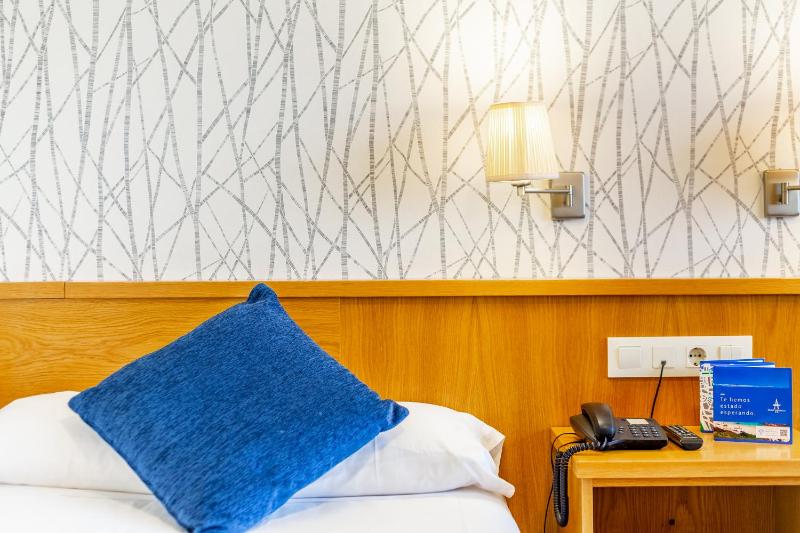 Standard Double or Twin Room image 3